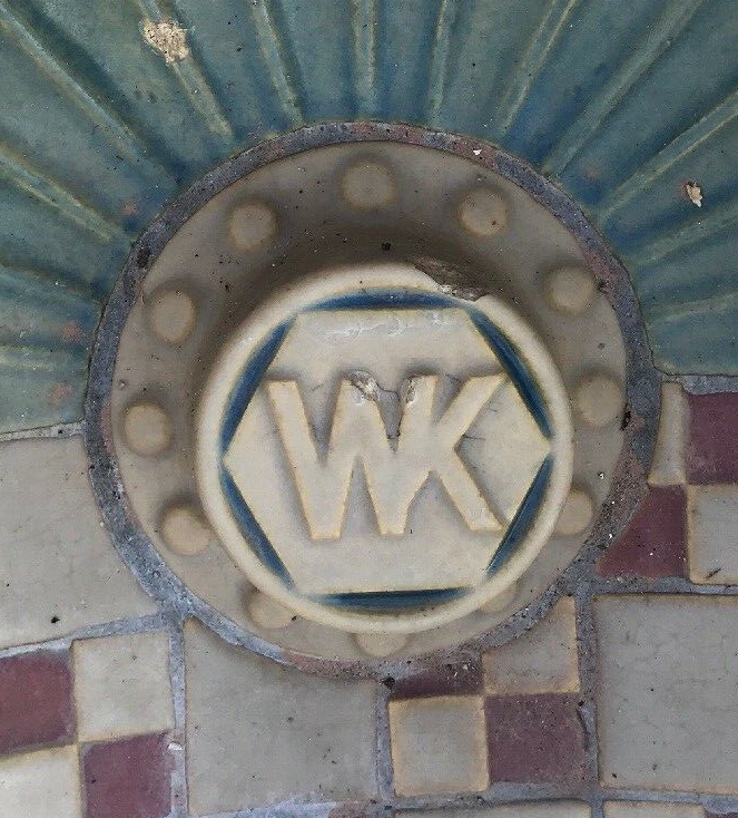 Willys-Knight Hub Cap